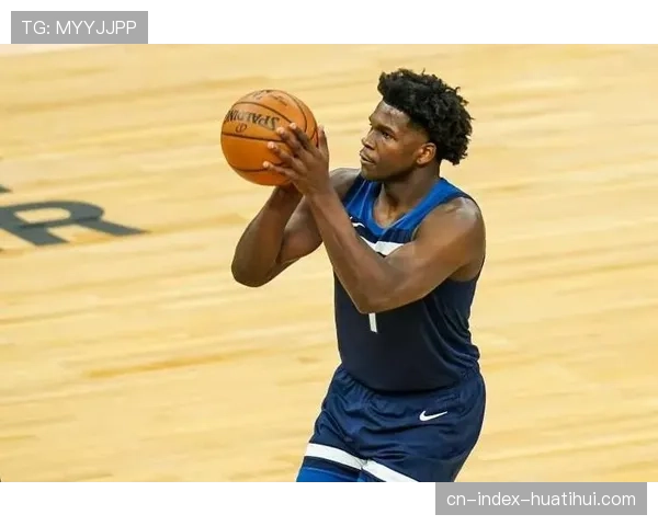 爱德华兹玩笑提醒Shams若被交易必须提前告知不要等我从新闻得知