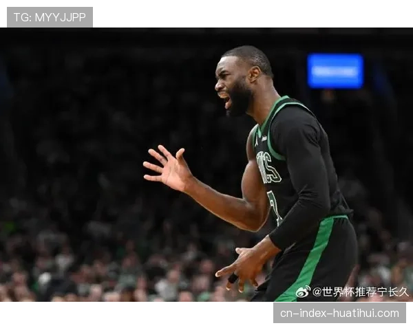 杰伦布朗真实命中率58.7% 进攻效率创生涯新高 杰伦布朗真实命中率58.7% 进攻效率创生涯新高